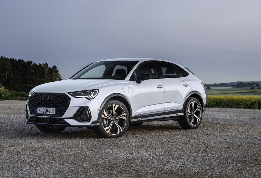 Audi Q3 Sportback 45 TFSI e S line 2020 года  (WW) (фото 1 из 15)